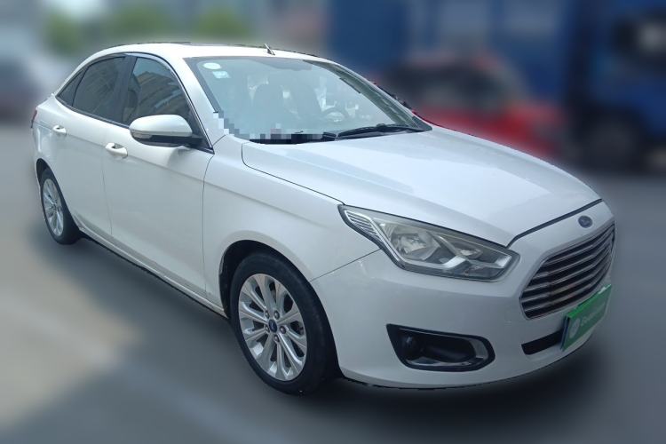 Used Ford Escort 2015 1.5L Manual Fashion Edition Front Right 45 Deg