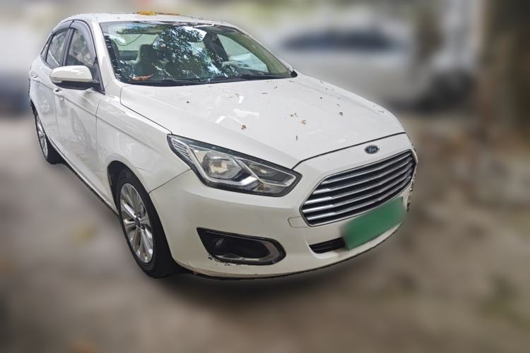 Used Ford Escort 2015 1.5L Automatic Fashion Model Front Right 45 Deg