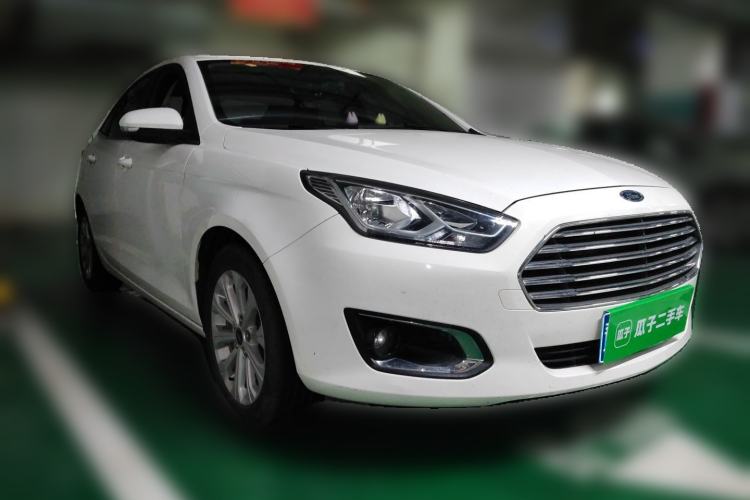 Used Ford Escort 2015 1.5L Automatic Fashion Model Front Right 45 Deg