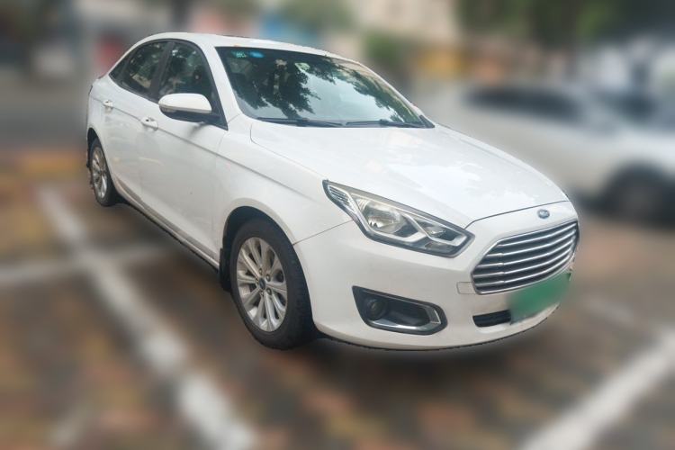 Used Ford Escort 2015 1.5L Automatic Fashion Model Front Right 45 Deg