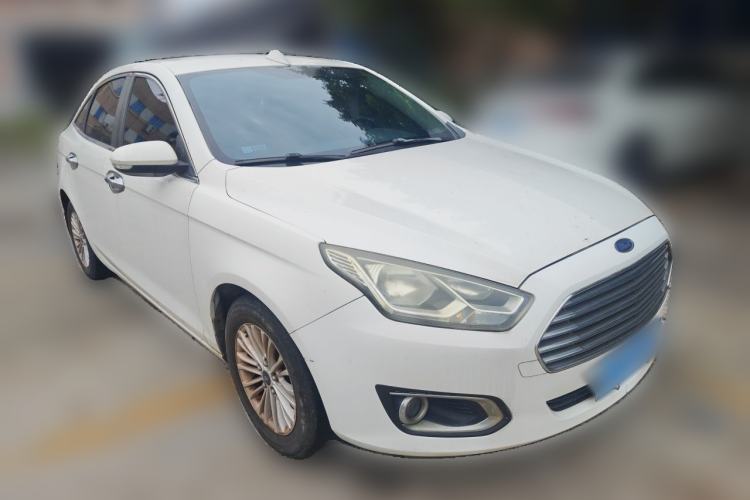 Used Ford Escort 2015 1.5L Manual Comfort Model Front Right 45 Deg