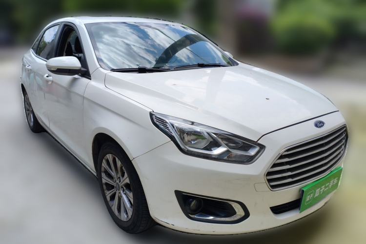 Used Ford Escort 2015 1.5L Automatic Fashion Model Front Right 45 Deg