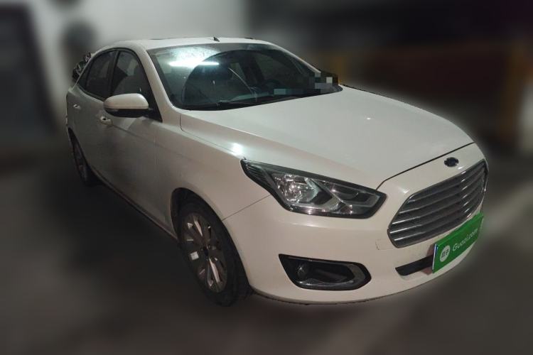 Used Ford Escort 2015 1.5L Automatic Fashion Model Front Right 45 Deg