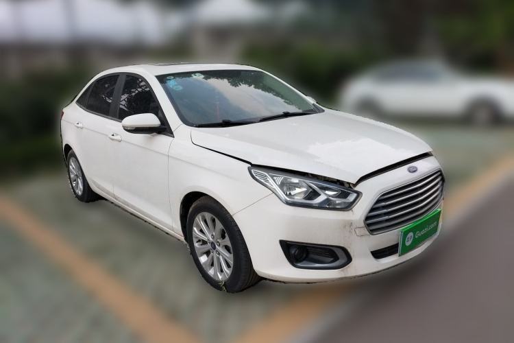 Used Ford Escort 2015 1.5L Manual Fashion Edition Front Right 45 Deg