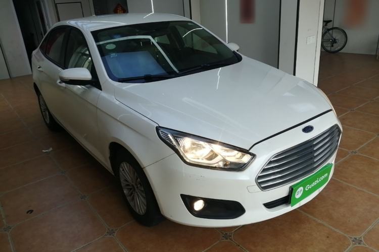 Used Ford Escort 2015 1.5L Automatic Comfort Edition Front Right 45 Deg