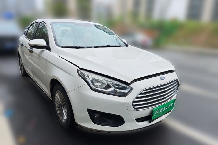 Used Ford Escort 2015 1.5L Manual Comfort Model Front Right 45 Deg