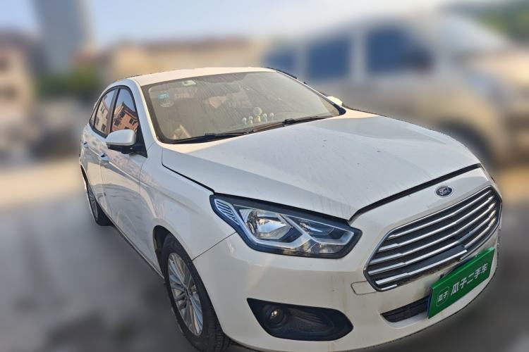 Used Ford Escort 2015 1.5L Manual Comfort Model Front Right 45 Deg