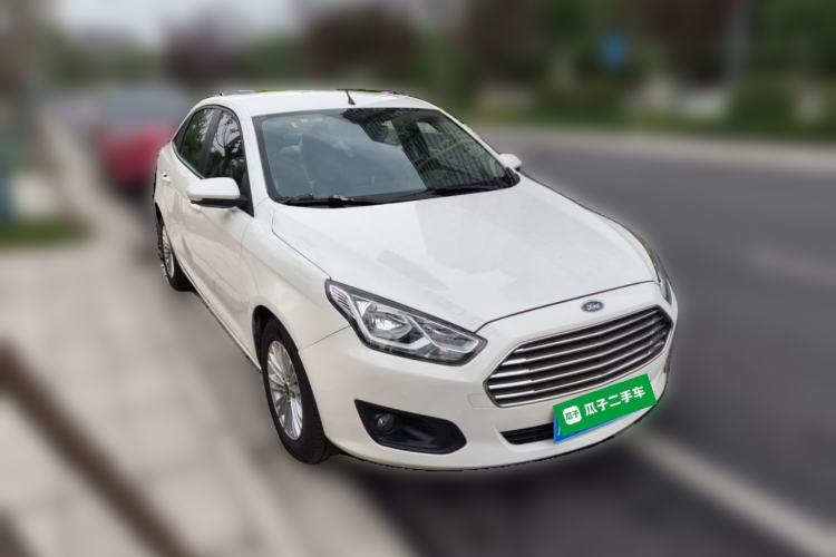 Used Ford Escort 2015 1.5L Manual Comfort Model Front Right 45 Deg