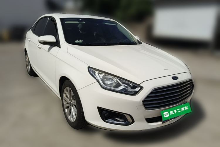Used Ford Escort 2015 1.5L Automatic Comfort Edition Front Right 45 Deg