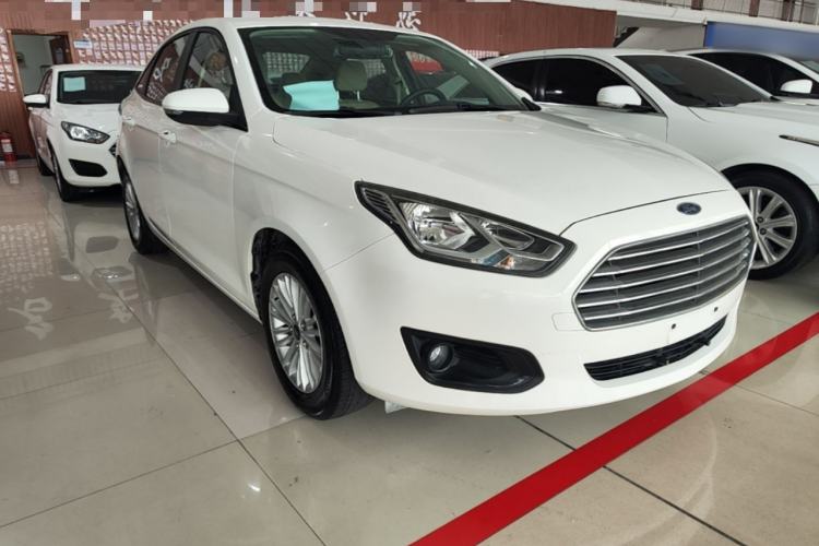 Used Ford Escort 2015 1.5L Manual Comfort Model Front Right 45 Deg