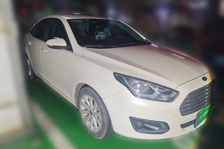 Used Ford Escort 2015 1.5L Automatic Fashion Model Front Right 45 Deg