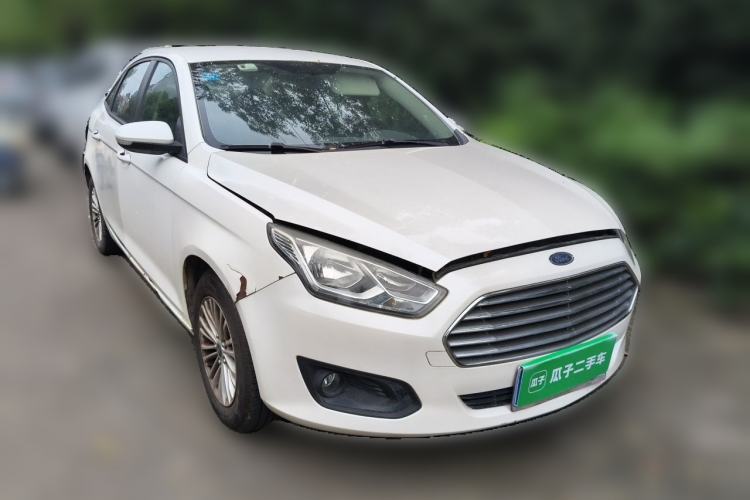 Used Ford Escort 2015 1.5L Automatic Comfort Edition Front Right 45 Deg