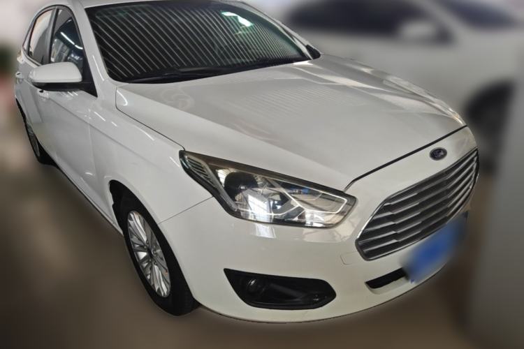 Used Ford Escort 2015 1.5L Automatic Comfort Edition Front Right 45 Deg
