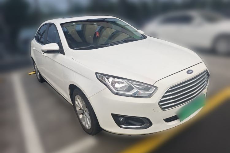 Used Ford Escort 2015 1.5L Automatic Fashion Model Front Right 45 Deg