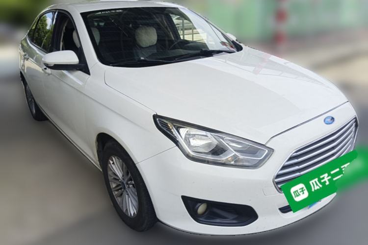 Used Ford Escort 2015 1.5L Automatic Comfort Edition Front Right 45 Deg