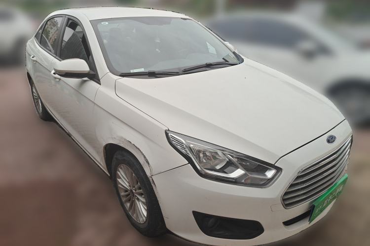 Used Ford Escort 2015 1.5L Manual Comfort Model Front Right 45 Deg