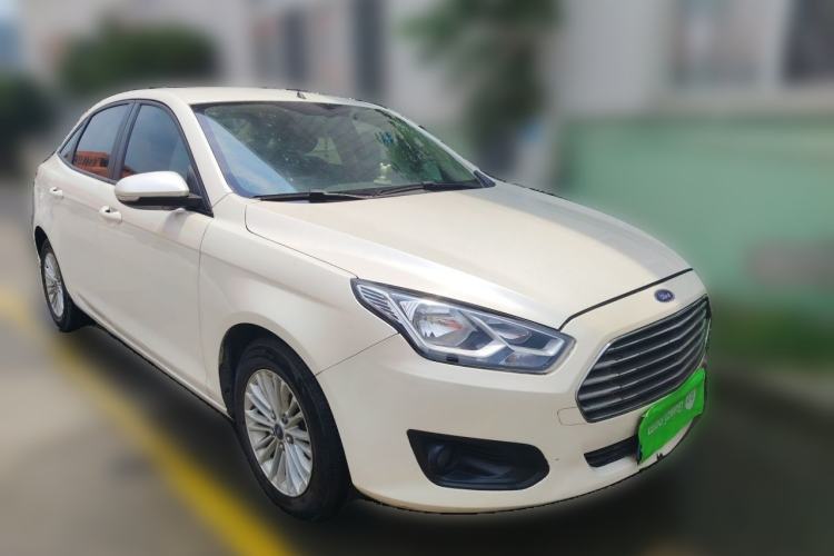 Used Ford Escort 2015 1.5L Manual Comfort Model Front Right 45 Deg