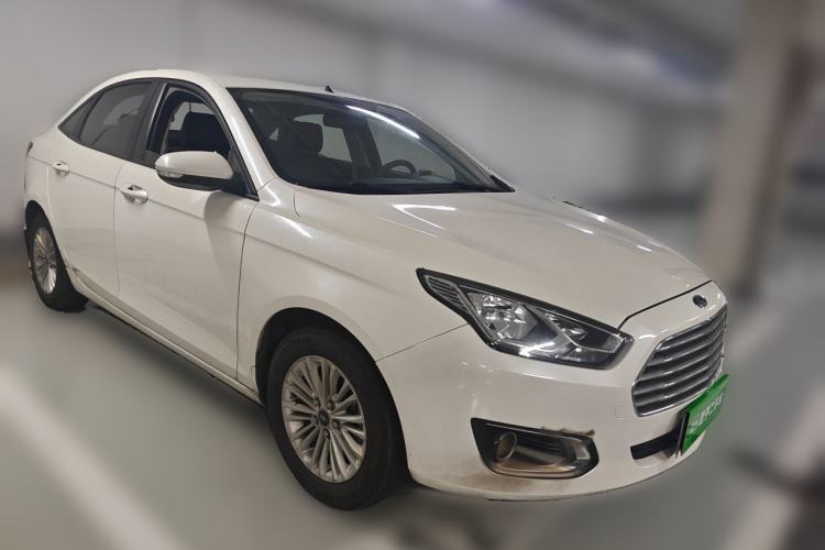 Used Ford Escort 2015 1.5L Automatic Comfort Edition Front Right 45 Deg