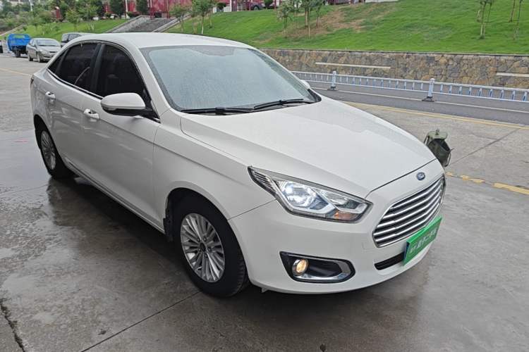 Used Ford Escort 2015 1.5L Automatic Comfort Edition Front Right 45 Deg