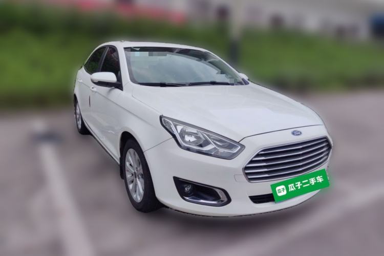 Used Ford Escort 2015 1.5L Automatic Fashion Model Front Right 45 Deg