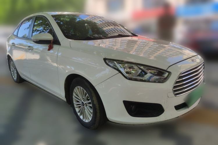 Used Ford Escort 2015 1.5L Manual Comfort Model Front Right 45 Deg