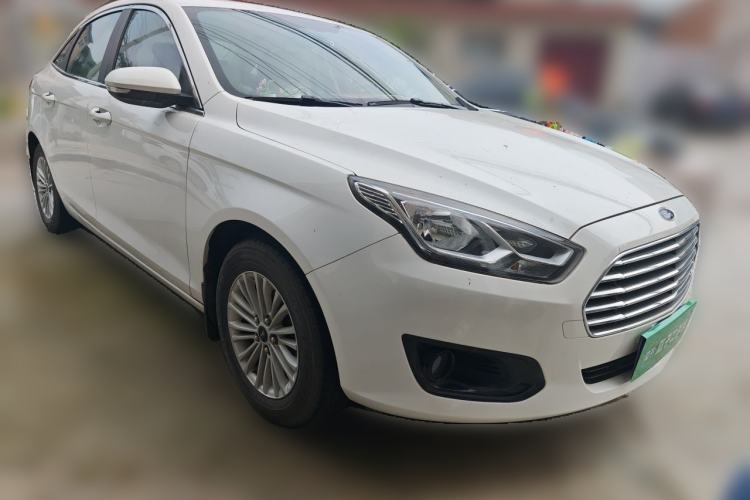 Used Ford Escort 2015 1.5L Manual Comfort Model Front Right 45 Deg