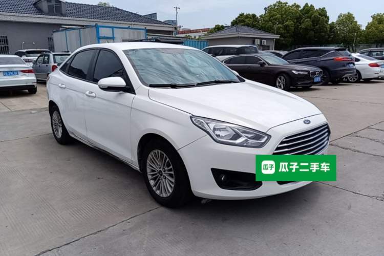 Used Ford Escort 2015 1.5L Automatic Comfort Edition Front Right 45 Deg