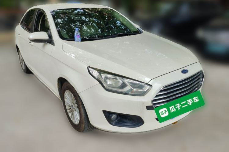 Used Ford Escort 2015 1.5L Manual Comfort Model Front Right 45 Deg
