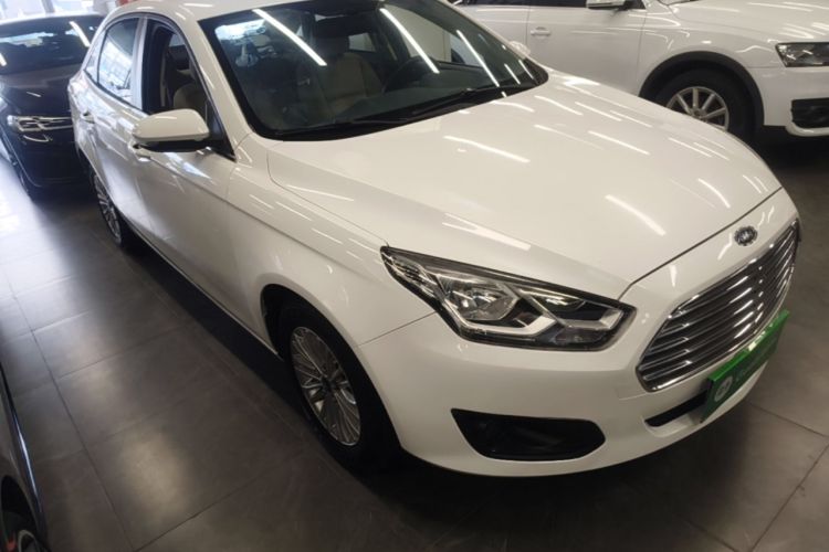 Used Ford Escort 2015 1.5L Automatic Comfort Edition Front Right 45 Deg