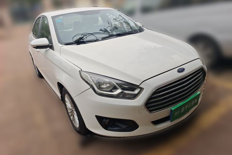Used Ford Escort 2015 1.5L Automatic Comfort Edition Front Right 45 Deg