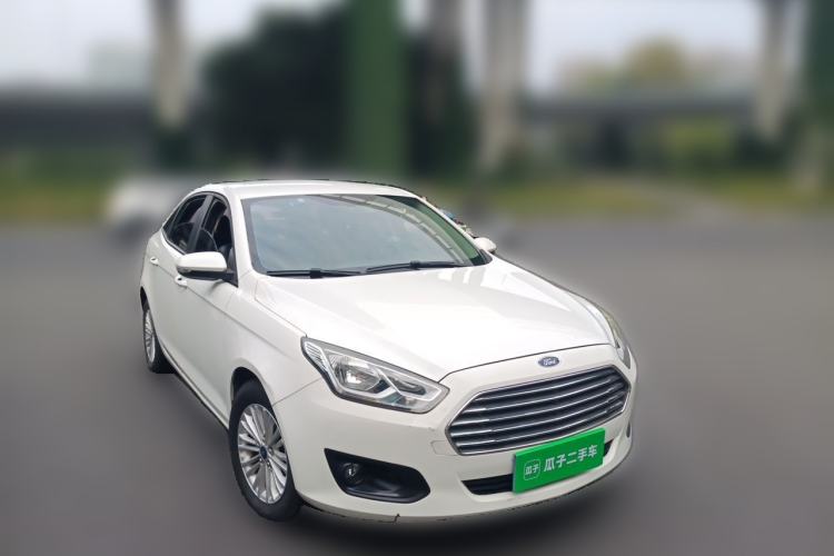 Used Ford Escort 2015 1.5L Automatic Comfort Edition Front Right 45 Deg