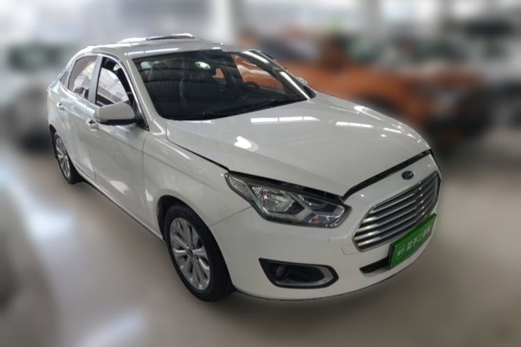Used Ford Escort 2015 1.5L Automatic Fashion Model Front Right 45 Deg