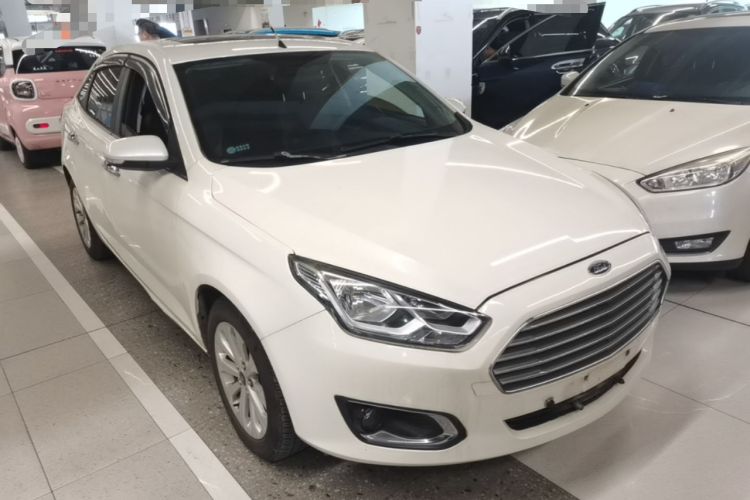 Used Ford Escort 2015 1.5L Automatic Fashion Model Front Right 45 Deg