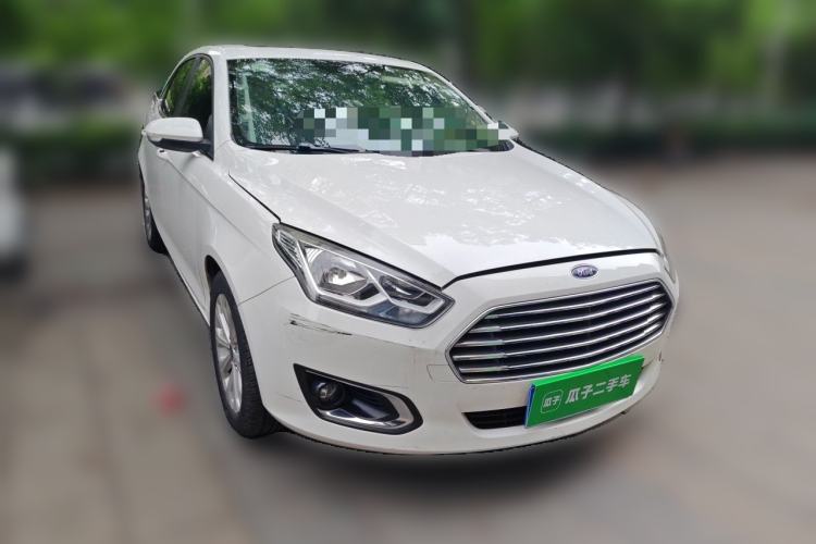 Used Ford Escort 2015 1.5L Automatic Fashion Model Front Right 45 Deg