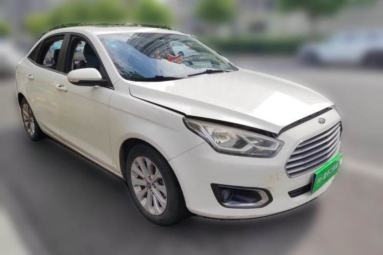 Used Ford Escort 2015 1.5L Automatic Fashion Model Front Right 45 Deg
