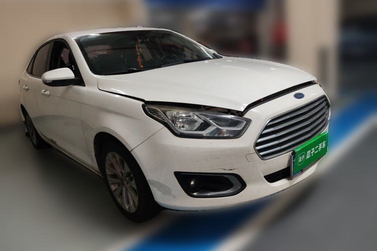 Used Ford Escort 2015 1.5L Automatic Fashion Model Front Right 45 Deg