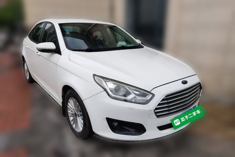 Used Ford Escort 2015 1.5L Automatic Comfort Edition Front Right 45 Deg