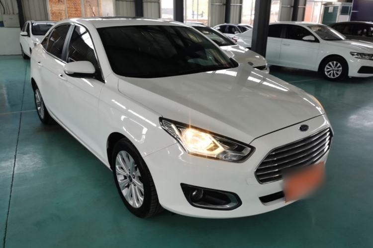 Used Ford Escort 2015 1.5L Automatic Fashion Model Front Right 45 Deg