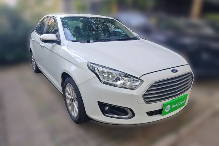 Used Ford Escort 2015 1.5L Automatic Fashion Model Front Right 45 Deg