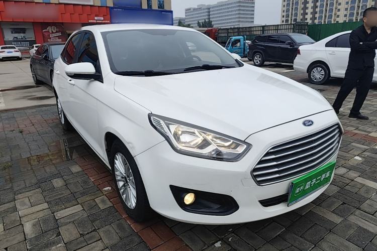 Used Ford Escort 2015 1.5L Automatic Comfort Edition Front Right 45 Deg
