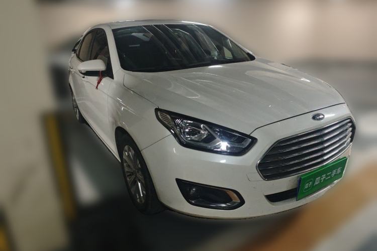 Used Ford Escort 2015 1.5L Automatic Fashion Model Front Right 45 Deg