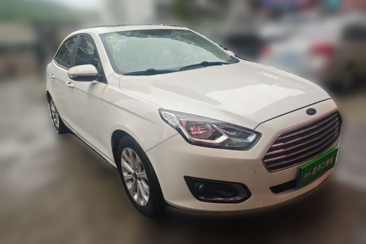 Used Ford Escort 2015 1.5L Automatic Fashion Model Front Right 45 Deg