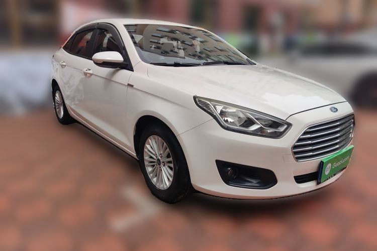 Used Ford Escort 2015 1.5L Manual Comfort Model Front Right 45 Deg