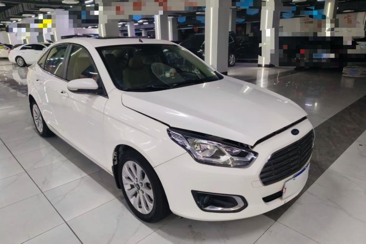 Used Ford Escort 2015 1.5L Automatic Fashion Model Front Right 45 Deg