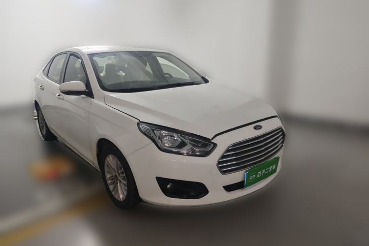 Used Ford Escort 2015 1.5L Manual Comfort Model Front Right 45 Deg