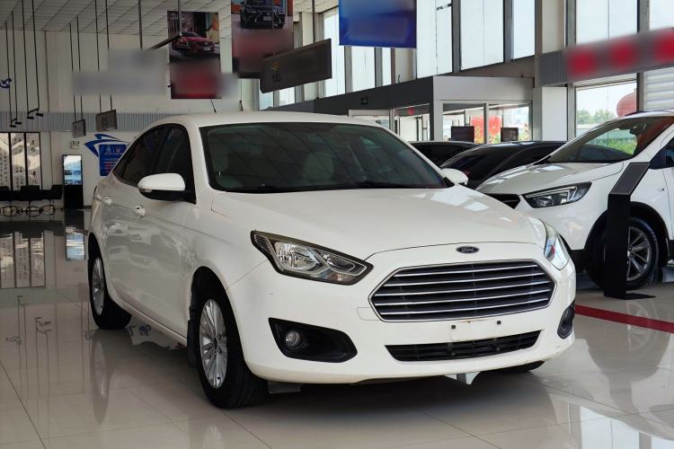 Used Ford Escort 2015 1.5L Manual Comfort Model Front Right 45 Deg