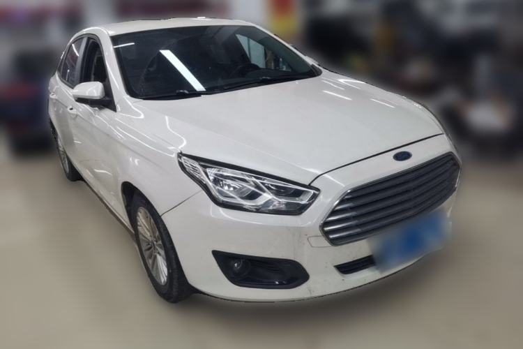 Used Ford Escort 2015 1.5L Manual Comfort Model Front Right 45 Deg