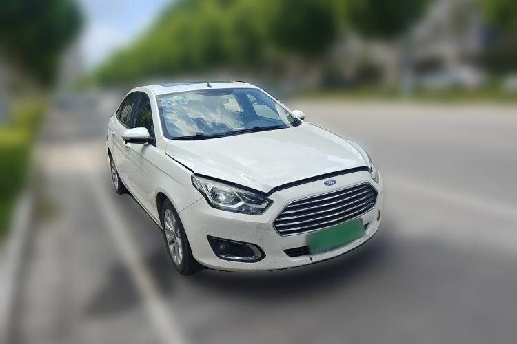 Used Ford Escort 2015 1.5L Automatic Fashion Model Front Right 45 Deg