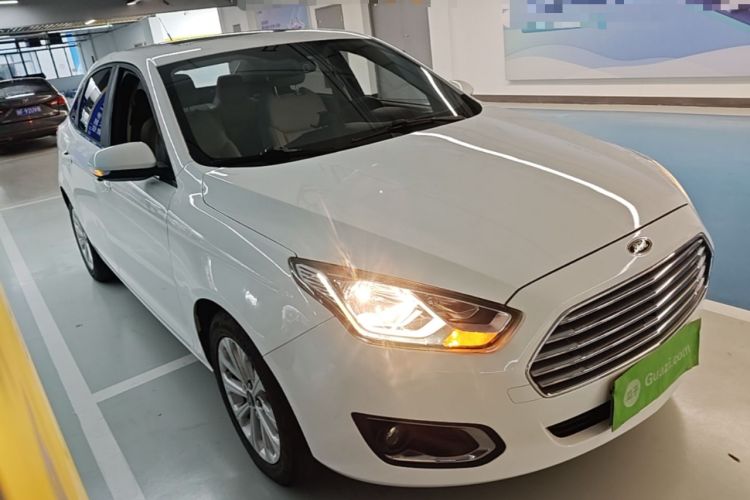 Used Ford Escort 2015 1.5L Automatic Fashion Model Front Right 45 Deg