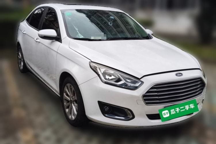 Used Ford Escort 2015 1.5L Automatic Fashion Model Front Right 45 Deg